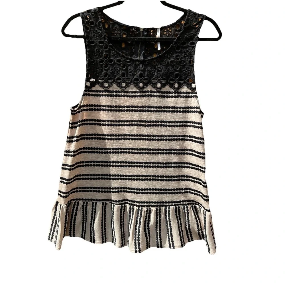 Free People Sleeveless Black And Tan Top Crochet Detail Size Medium